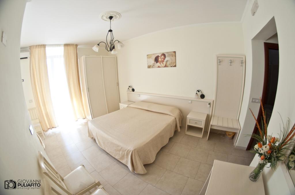 Rs San Sebastiano Holidays Acireale Room photo